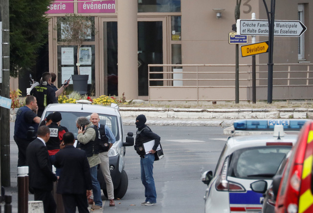 Phát hiện kho chế thuốc nổ nghi của IS tại ngoại ô Paris - Ảnh 1.