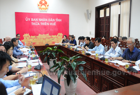 The working group of Asian Development Bank works in Thua Thien Hue province