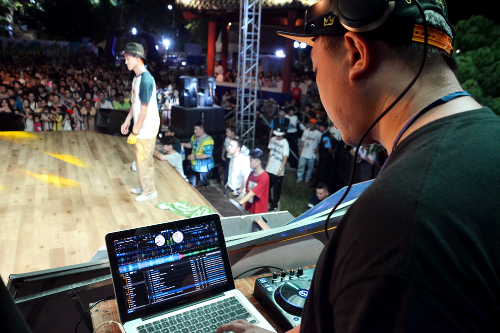 DJ plays an indispensable role in hip-hop festival