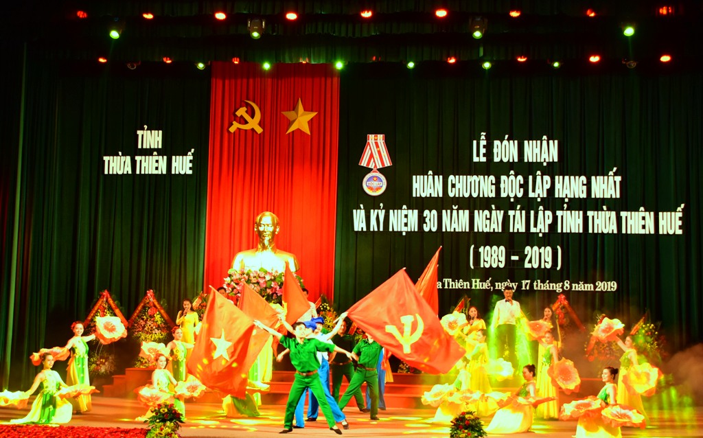 The special performance showcasing the development of Thua Thien Hue in all fields