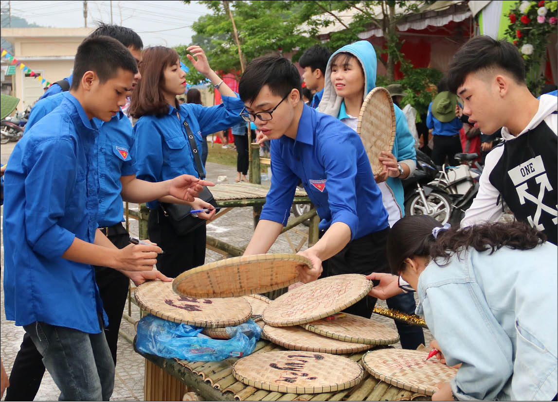 Đoàn, hội chưa gắn kết được sinh viên