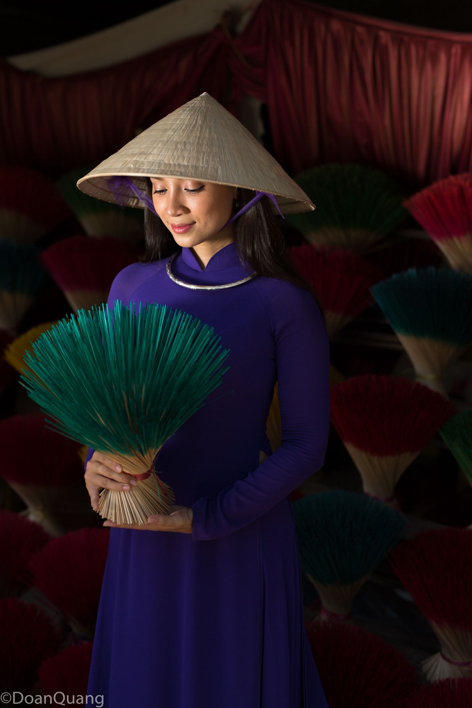 Ao dai with color of Hue incense sticks