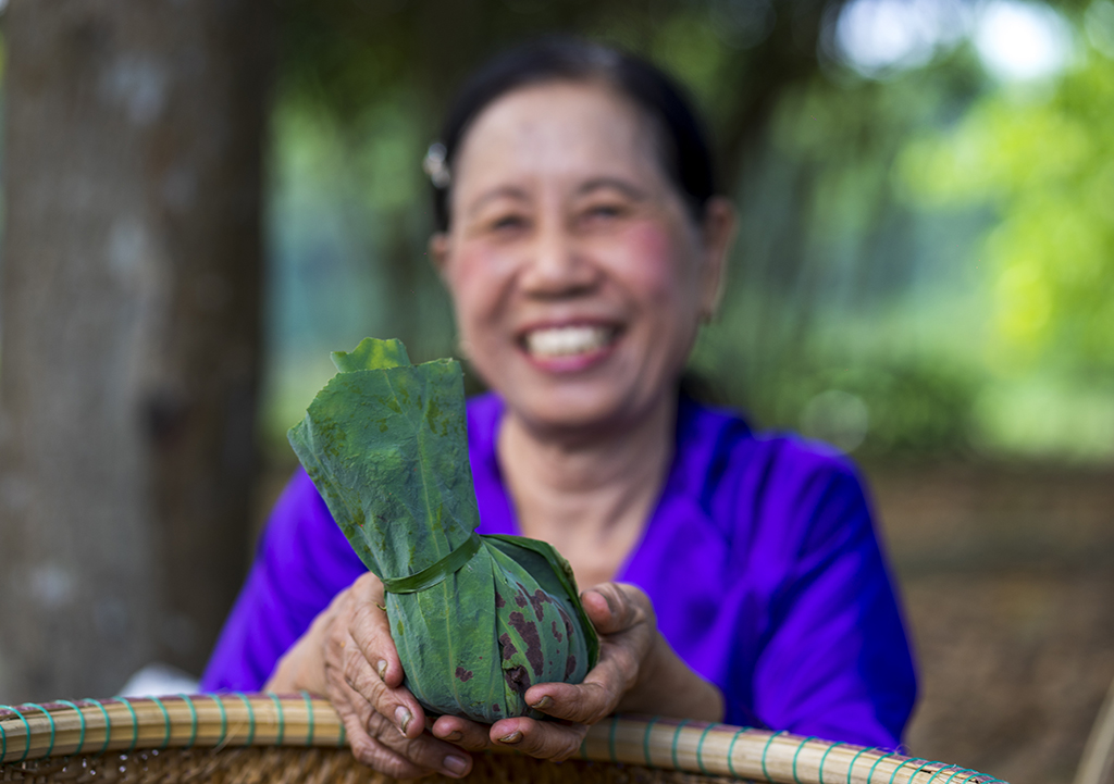  Cakes, fig tea, rice, and sticky rice in lotus leaf are the specialties of Phuoc Tich