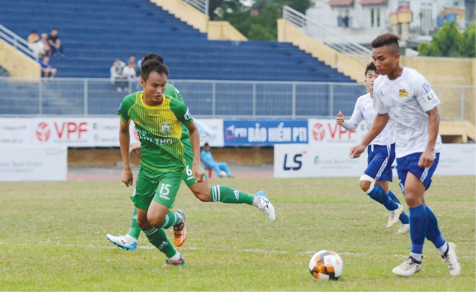 Cầu thủ Huế lên tuyển