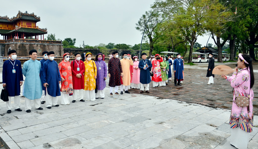 Through the travel tour, Hue also introduces the highly competitive tourism products