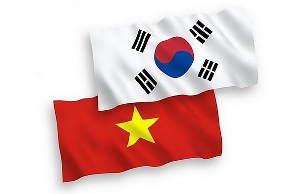 Tầm cao mới trong quan hệ Việt Nam - Hàn Quốc: Quan hệ giữa Việt Nam và Hàn Quốc đang tiến xa và vượt qua nhiều thử thách. Hệ thống cộng đồng, tương tác xã hội, kinh tế và đầu tư đang được cải thiện và nâng cao môi trường doanh nghiệp. Hai nước sẽ cùng nhau thực hiện nhiều dự án lớn, phát triển khối ngành kinh tế với những tầm cao mới trong thời gian tới.