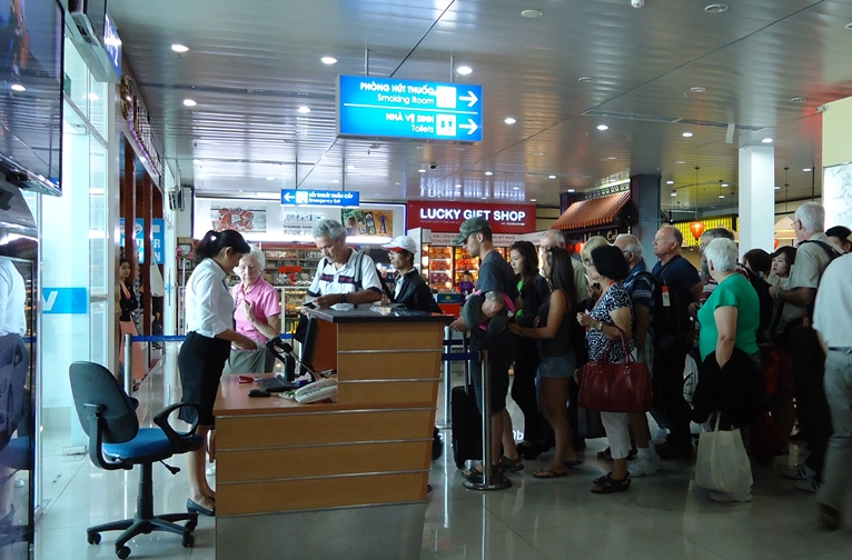 Du lịch bằng đường hàng không đến Huế