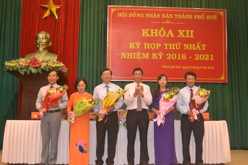 Ông Huỳnh Cư, Bí thư Thành ủy Huế được bầu giữ chức Chủ tịch HĐND TP Huế, nhiệm kỳ 2016-2021