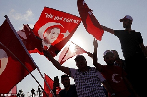 ​Thổ Nhĩ Kỳ sa thải thêm 10 000 công chức