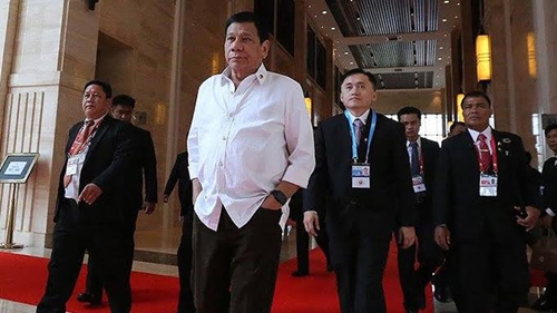 Tổng thống Duterte thăm Campuchia, tìm kiếm sự đồng thuận trong khối ASEAN