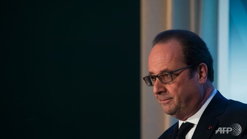 Tổng thống Pháp đến Iraq xem xét cuộc chiến chống IS