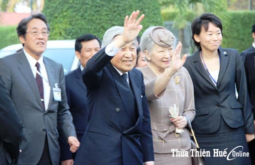 Chùm ảnh Nhật Hoàng và Hoàng hậu chính thức thăm Huế
