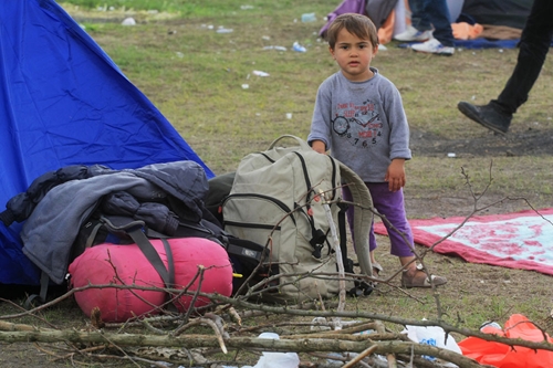 LHQ hoan nghênh chính sách bảo vệ trẻ em di cư và tị nạn của EU