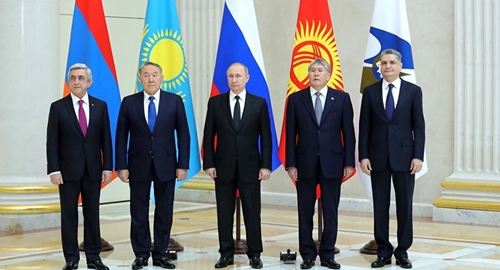 Tổng thống Putin Khoảng 50 quốc gia quan tâm đến việc hợp tác với EAEU