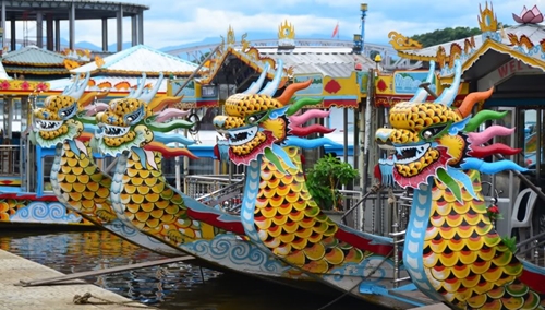 Dragon boat renting service on Huong River