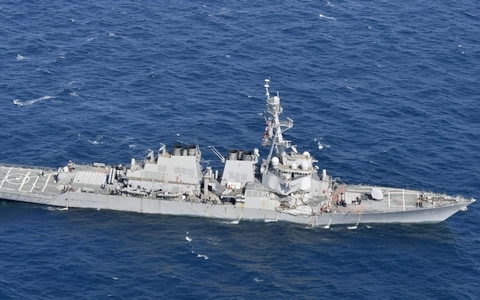 Vụ tàu khu trục Mỹ đụng tàu hàng Philippines 7 thủy thủ mất tích