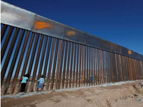 Tổng thống Trump Không nhất thiết phải xây tường dọc biên giới với Mexico
