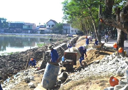 The pedestrian route along the Huong River to be constructed in August
