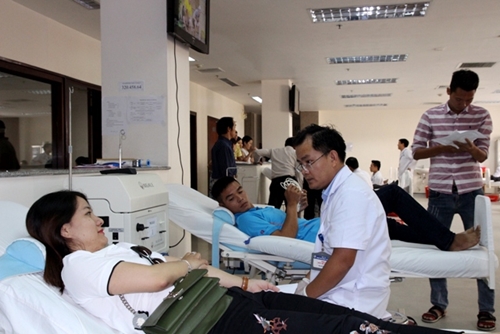 Hơn 170 cán bộ, công nhân viên, người lao động tham gia hiến máu tình nguyện