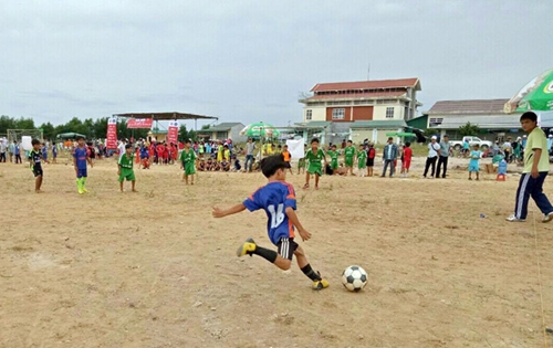 “Ngày hội Bóng đá vui” ở Phú Lộc