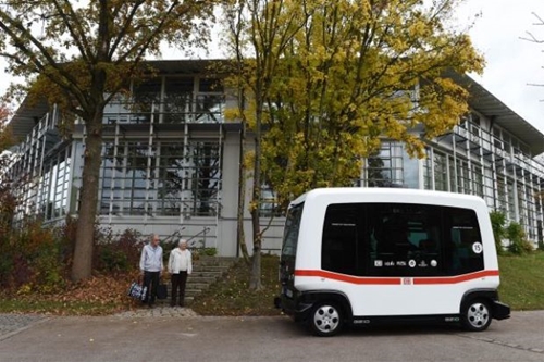 Đức thử nghiệm xe buýt không người lái bằng năng lượng điện