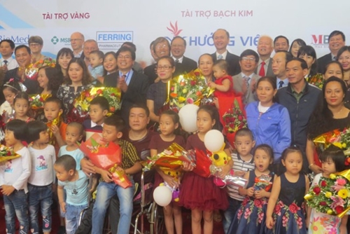 Hue Central Hospital congratulates 1,000 IVF babies
