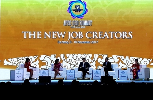 Lãnh đạo APEC đối thoại với hơn 2 000 CEO đến từ các doanh nghiệp hàng đầu thế giới