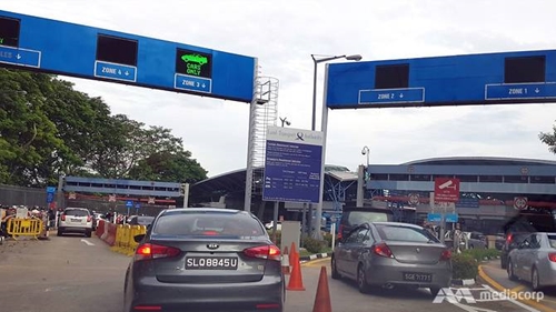 Malaysia cấm lưu thông xe ôtô có cửa sổ màu đen