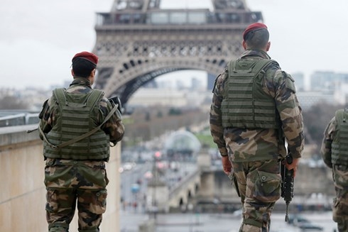 Pháp phá vỡ 20 âm mưu tấn công khủng bố trong năm 2017