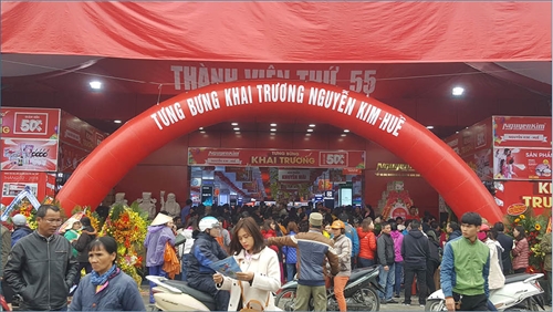 Khai trương trung tâm mua sắm Nguyễn Kim