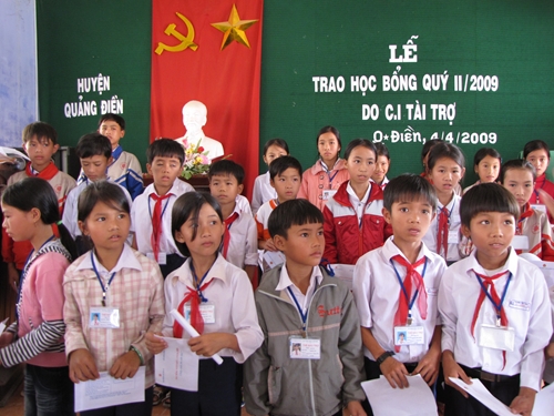 Zhi-Shan Foundation 
Continuing to support over VND 4 billion to help children in difficult circumstances