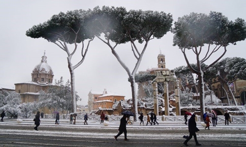 Rome hứng chịu bão tuyết, châu Âu vất vả đối phó với nhiệt độ giảm sâu