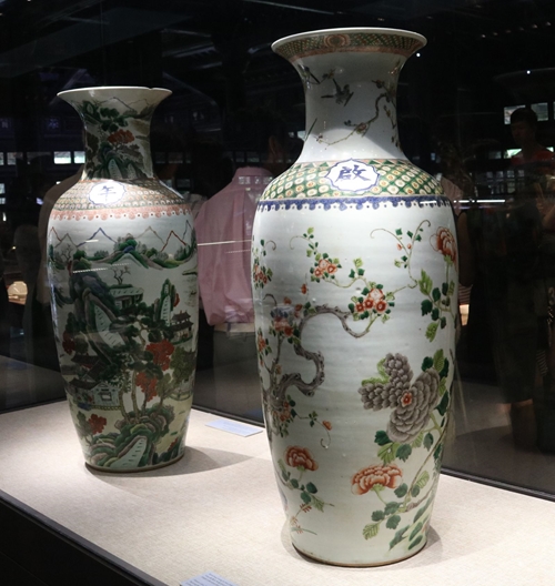 An exhibition introducing the finest ordered porcelain items