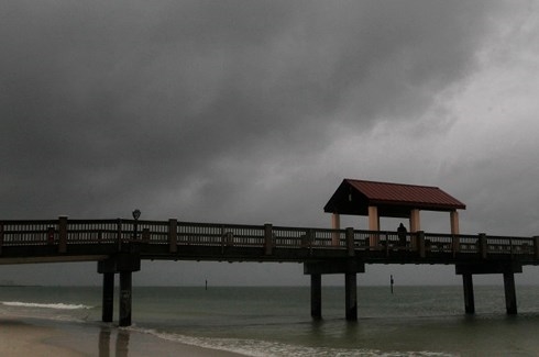 Hàng nghìn người sơ tán tránh bão ở Florida, Mỹ