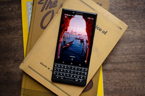 BlackBerry công bố KEY2 với bàn phím vật lý, giá từ 649 USD