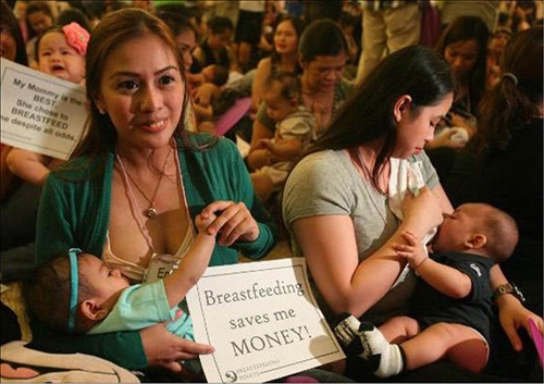 Tiêm chủng và sữa mẹ Cách tốt nhất để giảm tử vong ở trẻ sơ sinh