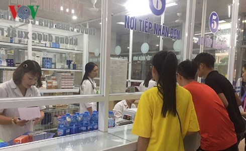 “Thuốc kháng sinh mua ở Việt Nam cả nghìn viên cũng được”