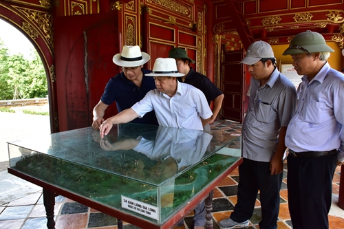 Integrating management, preservation and promotion of the value of Hue s heritages