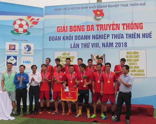 Công ty Xăng Dầu Thừa Thiên Huế vô địch giải bóng đá truyền thống Đoàn khối Doanh nghiệp