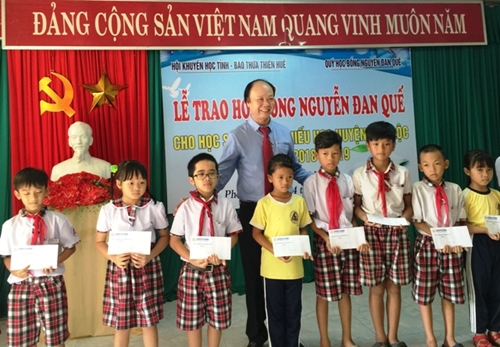 99 suất học bổng Nguyễn Đan Quế được trao cho học sinh