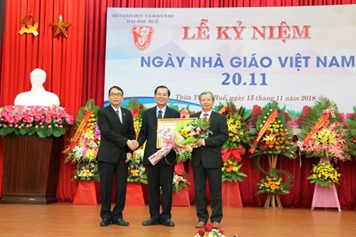 Many educators of Hue University awarded