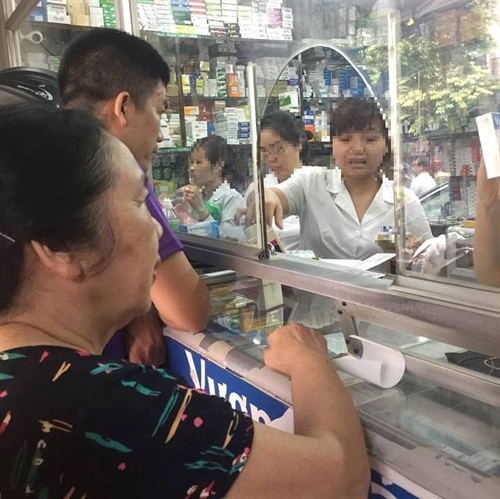 90 nhà thuốc tại Việt Nam bán thuốc kháng sinh không kê đơn