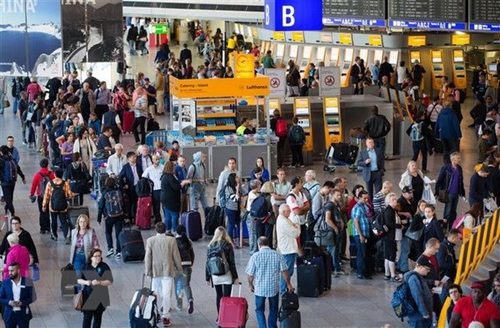 Hàng trăm chuyến bay tại Đức bị hủy do nhân viên an ninh đình công