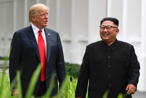 Ông Trump và ông Kim Jong-un có thể gặp riêng, ăn tối tại Việt Nam vào ngày mai