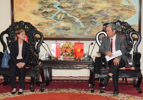 Provincial Party Secretary Le Truong Luu received the Singapore Ambassador in Vietnam