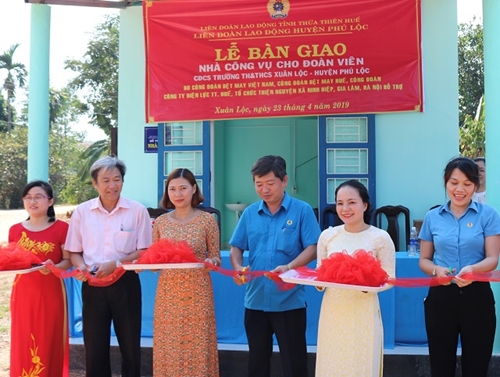 Khánh thành nhà ở công vụ cho giáo viên Trường tiểu học và trung học cơ sở Xuân Lộc