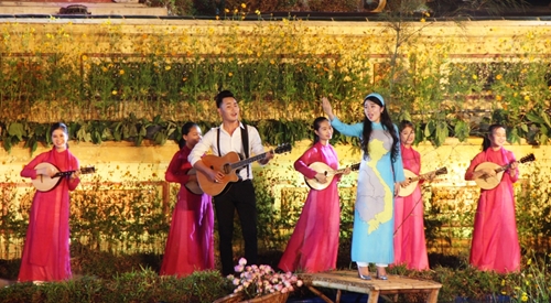 The opening ceremony honouring the quintessence of Vietnamese traditional crafts