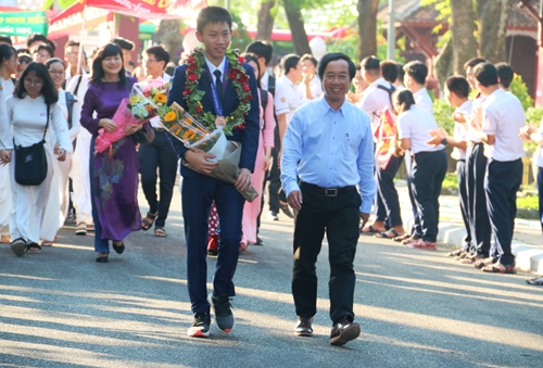 Tuyên dương học sinh đoạt Huy chương Đồng vật lý châu Á