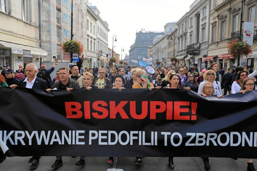 Ba Lan tăng nặng hình phạt tù tội lạm dụng tình dục trẻ em