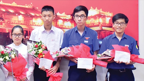 The youngest member of Vietnam Physics Olympiad team